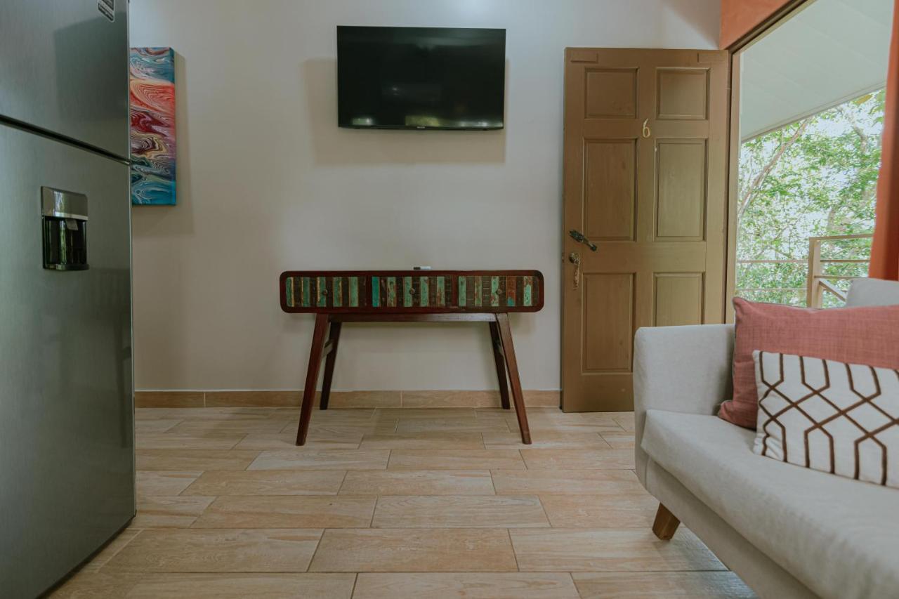 Oasis Diverse Adult Retreat Кепос Екстериор снимка